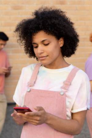 african people smartphone